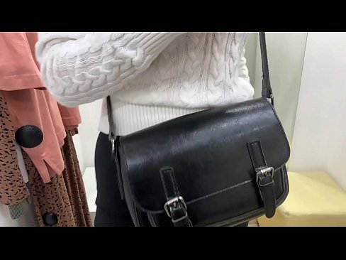 ❤️ Masturbazione pubblica della giovane cagna FeralBerry con un dildo nel camerino Pornoal it.pornolemon.ru ❌️❤